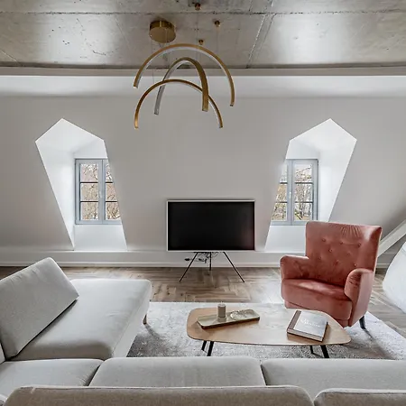 Apartment In Reformatai Palace *