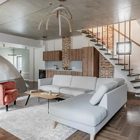 Apartment In Reformatai Palace *